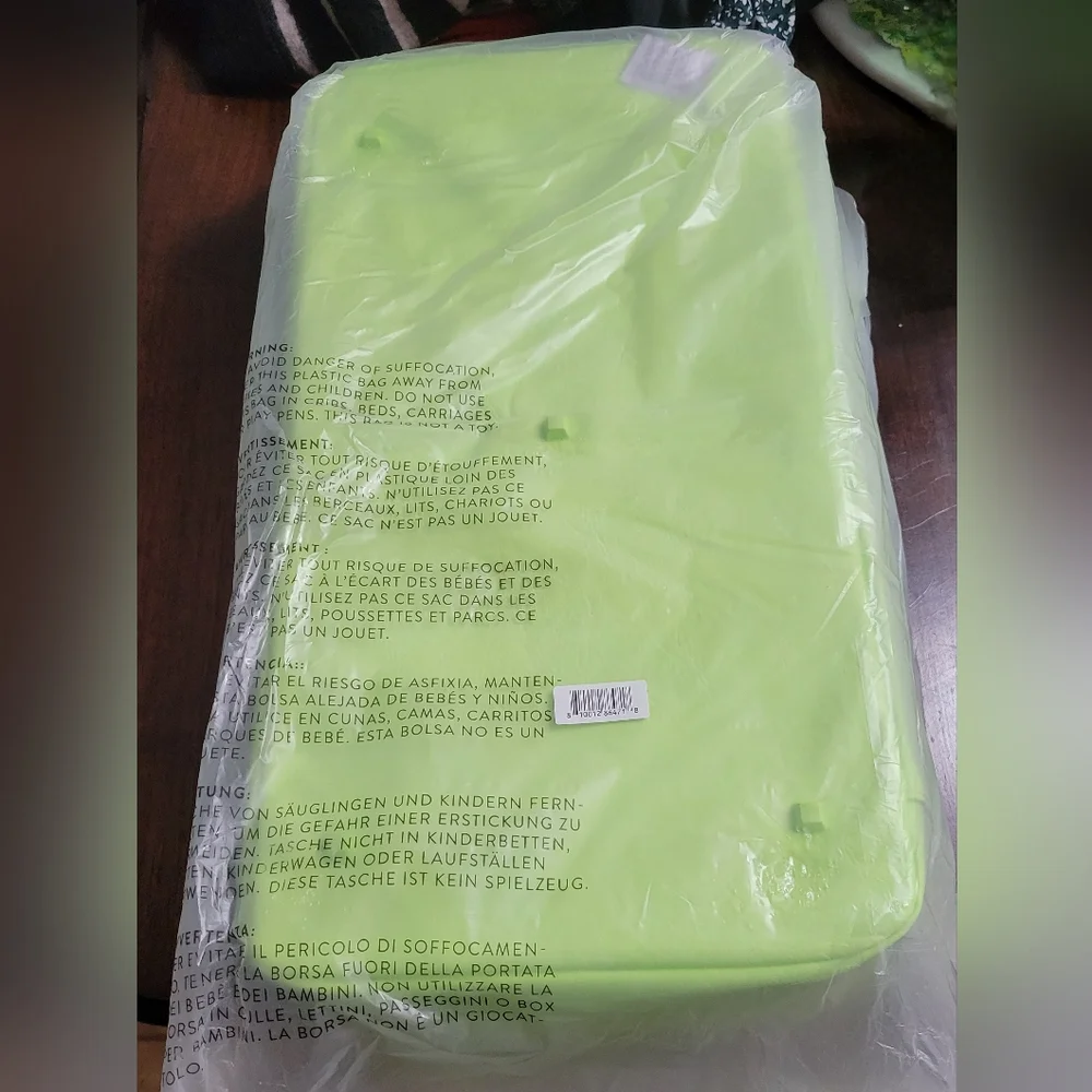 NWT BEIS Weekender Bag - Picture 5 of 5